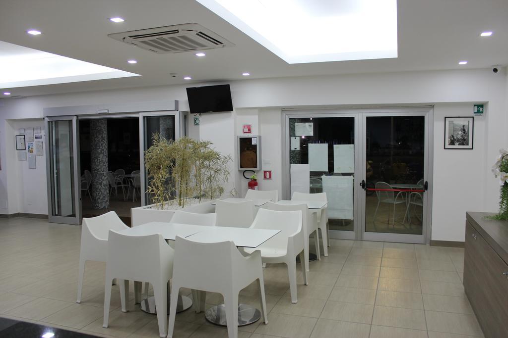Hotel Poseidon Corigliano Calabro Kültér fotó